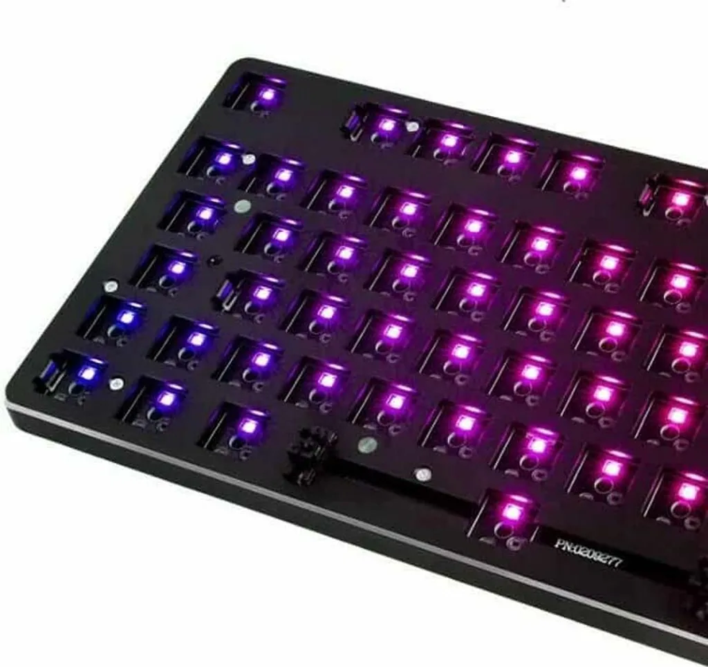 Clavier PC GMMK-RGB-ISO Glorious Noir avec Rétroéclairage LED Réglable - 3