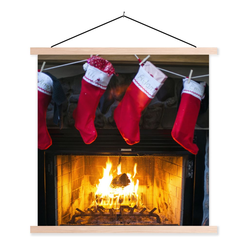 MuchoWow Textilposter Socken für einen Kamin 60x60 cm mit holzfarbenen Rahmen - Wanddekoration