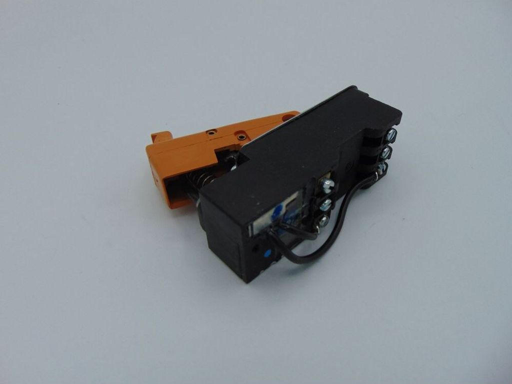 Bosch Ersatzteil Schalter 1607200075 Produktbild 