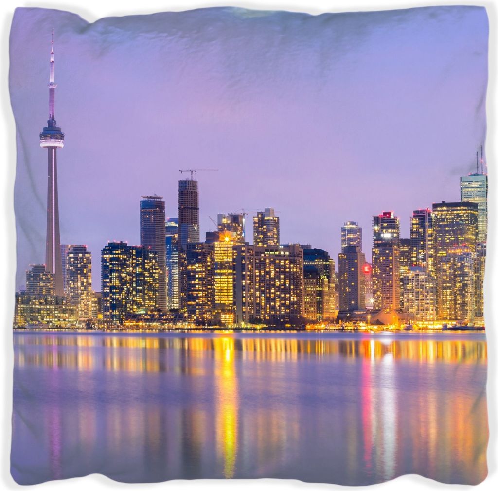 Wallario Premium Kissen, weiche Oberfläche, mit Motiv Toronto Skyline - Kanada am Abend, Größe: 30 x 30 cm, mit weißer Rückseite