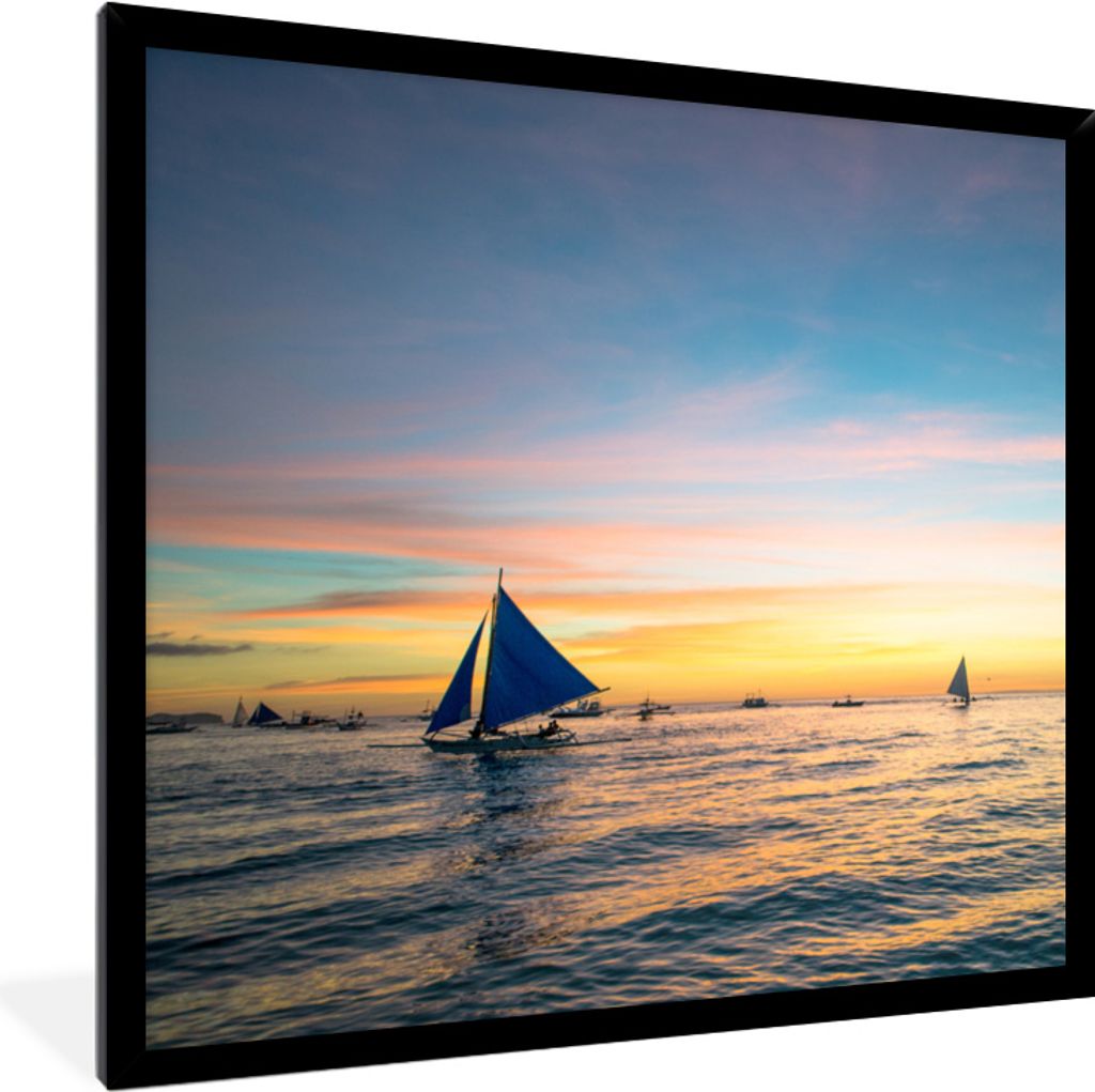 MuchoWow MuchoWow Gerahmtes Poster Sonnenuntergang mit Segelbooten auf dem Wasser von Boracay 40x40 cm - Poster mit zchwarzem Bilderrahmen - Mi...