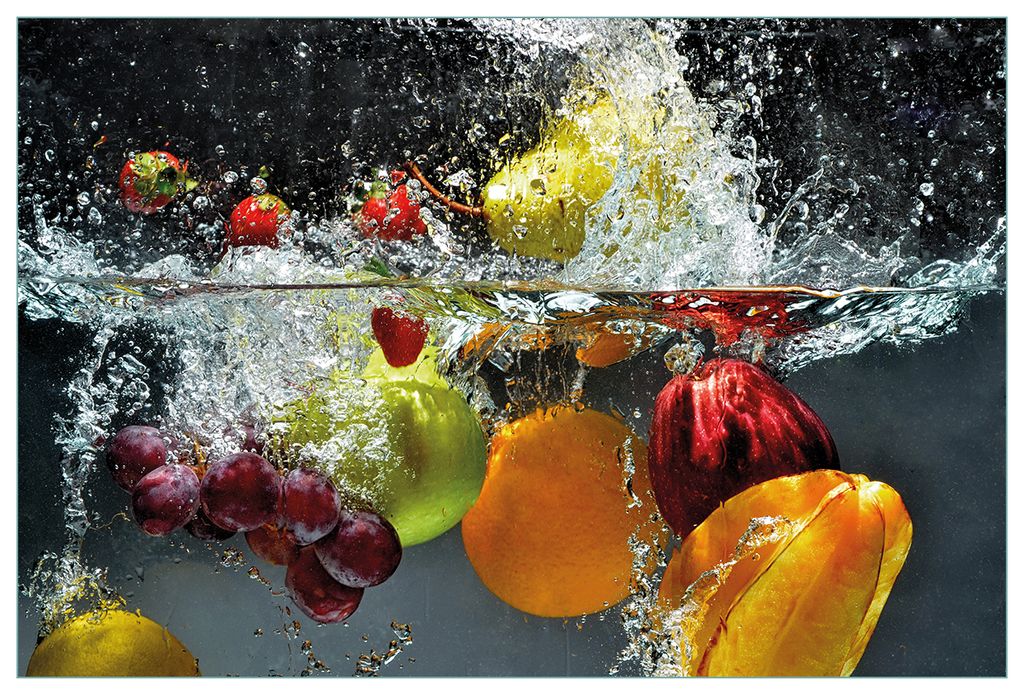 Wallario Küchenrückwand aus Glas, Größe: 90 x 60 cm, Motiv: Früchte im und unter Wasser - Splashing Fruits | Spritzschutz | abwischbar | pfleg...