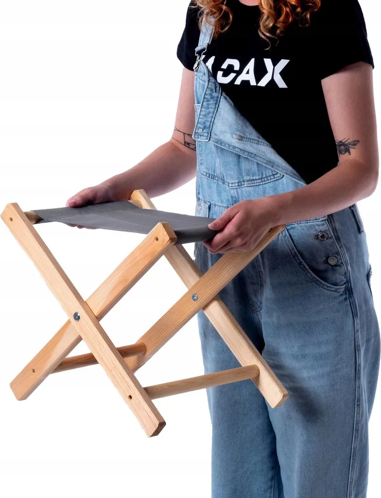 Tabouret pliant compact 40x31 cm en bois - Design peu encombrant