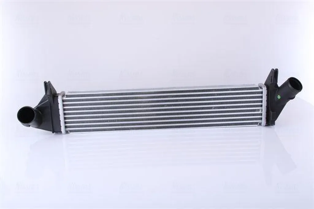 Finir avec la Fumée Noire : Intercooler Nissens pour Dacia 8200409045
