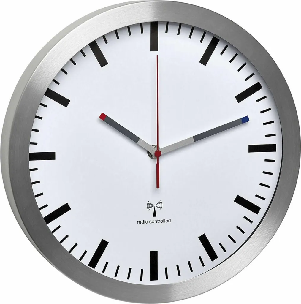 Horloge murale radio-pilotée en aluminium pour un réglage automatique