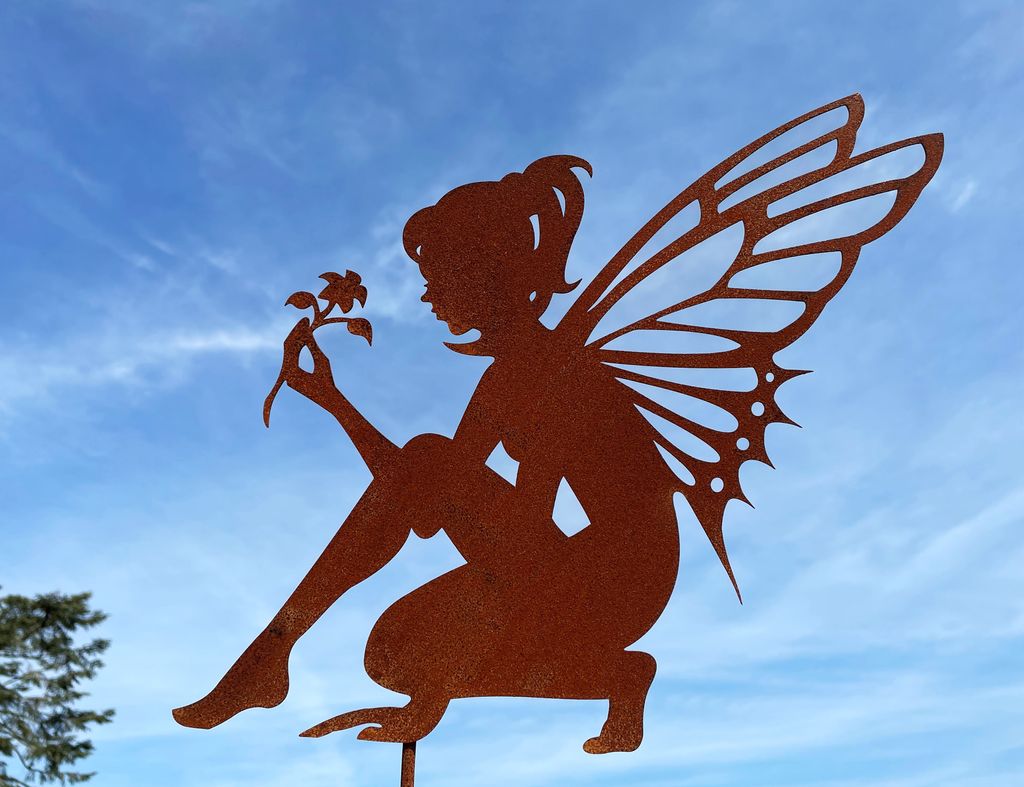 Fee mit Blume 30x38cm Gartenstecker Edelrost Gartendeko Rost Metall Rostfigur Elfe