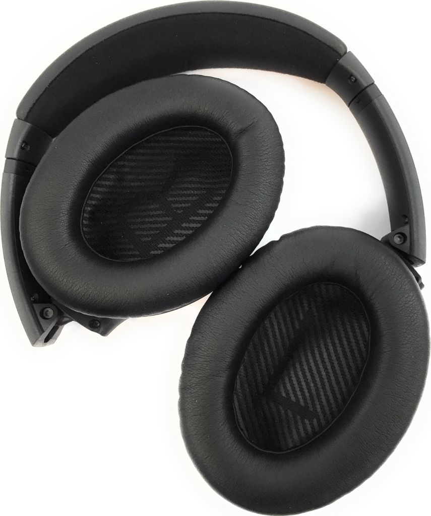 Bose QuietComfort 35 store Noise Cancelling II in Black