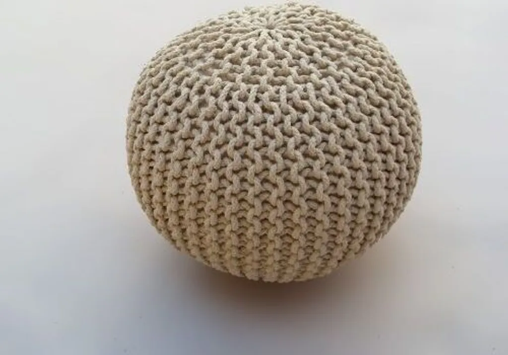Pouf de relaxation Bakero beige - Idéal pour petit salon et chambre
