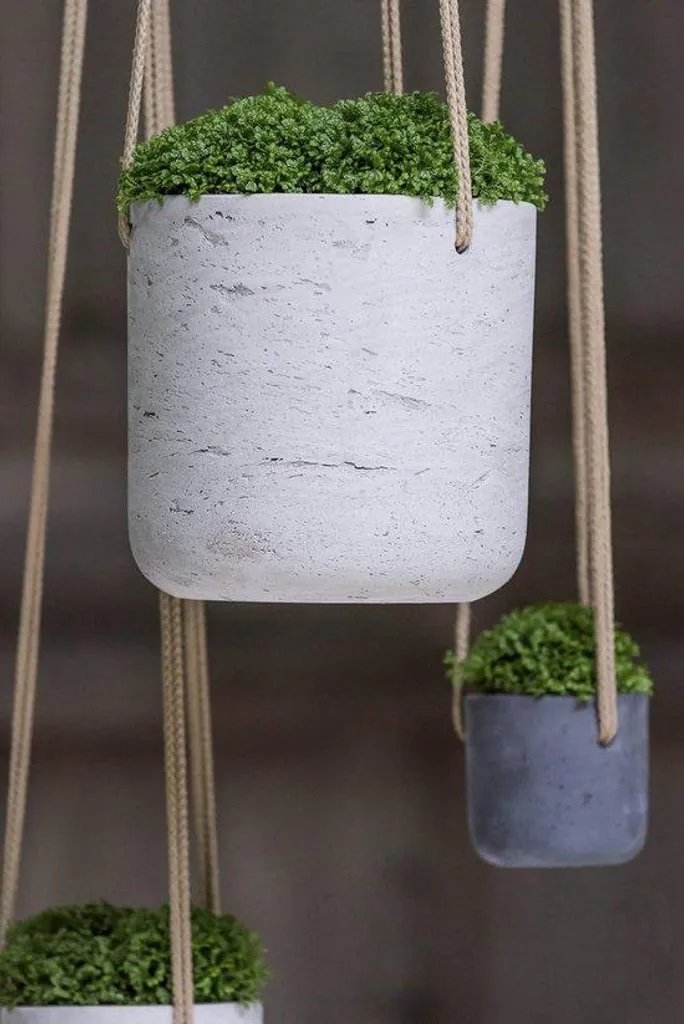 Jardinière suspendue grise effet béton 18 cm légère et ultra résistante