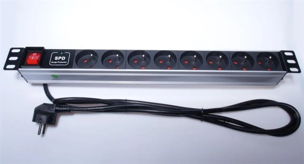 Bandeau de Prises Rack 19 1U pour Serveur et Baie de Brassage 8 Ports 2m