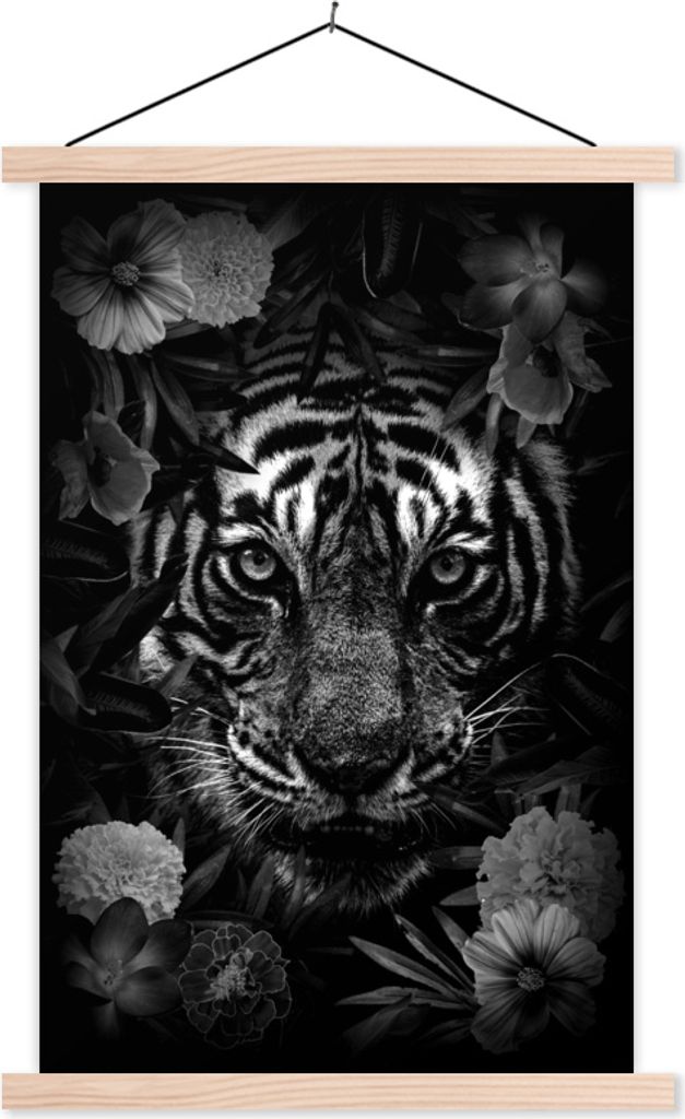 MuchoWow Textilposter Tiger zwischen den Blumen - schwarz und weiß 40x60 cm mit holzfarbenen Rahmen - Poster