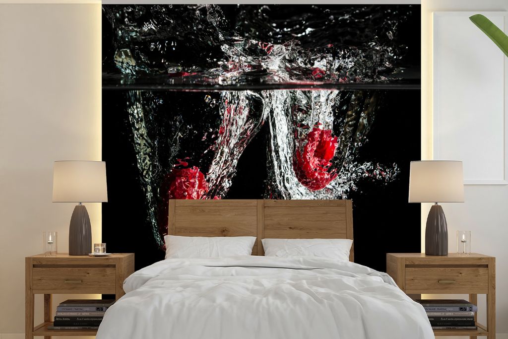MuchoWow Fototapete für Wohnzimmer oder Schlafzimmer Wandtapete Vinyl Motivtapete Himbeeren - Obst - Stilleben - Wasser - Schwarz - Rot - 220x22...