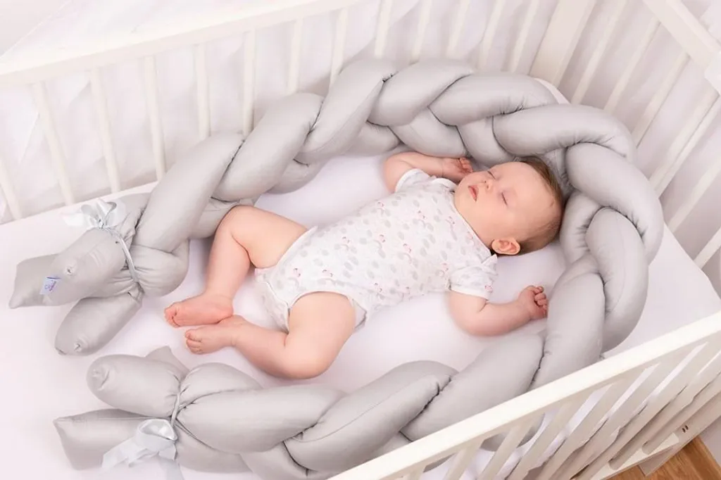 Tour de Lit Tressé en Coton Satiné Gris - Protection Bébé 200cm Douce