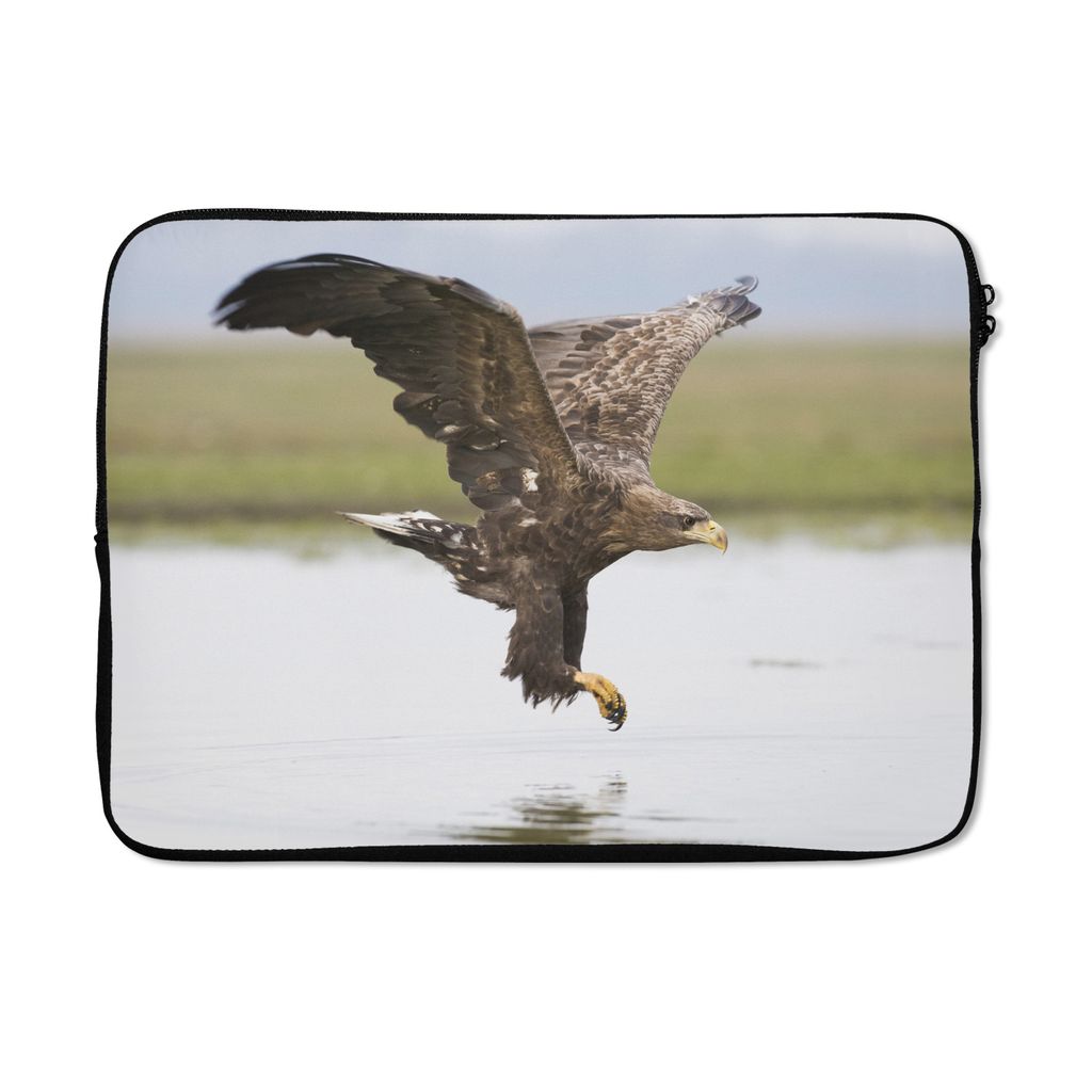 MuchoWow Laptop Hülle 14 ZollEuropäischer Seeadler knapp über dem Wasser fliegend Laptoptasche - Laptoptasche - Stoßsicher - Schutzhaube