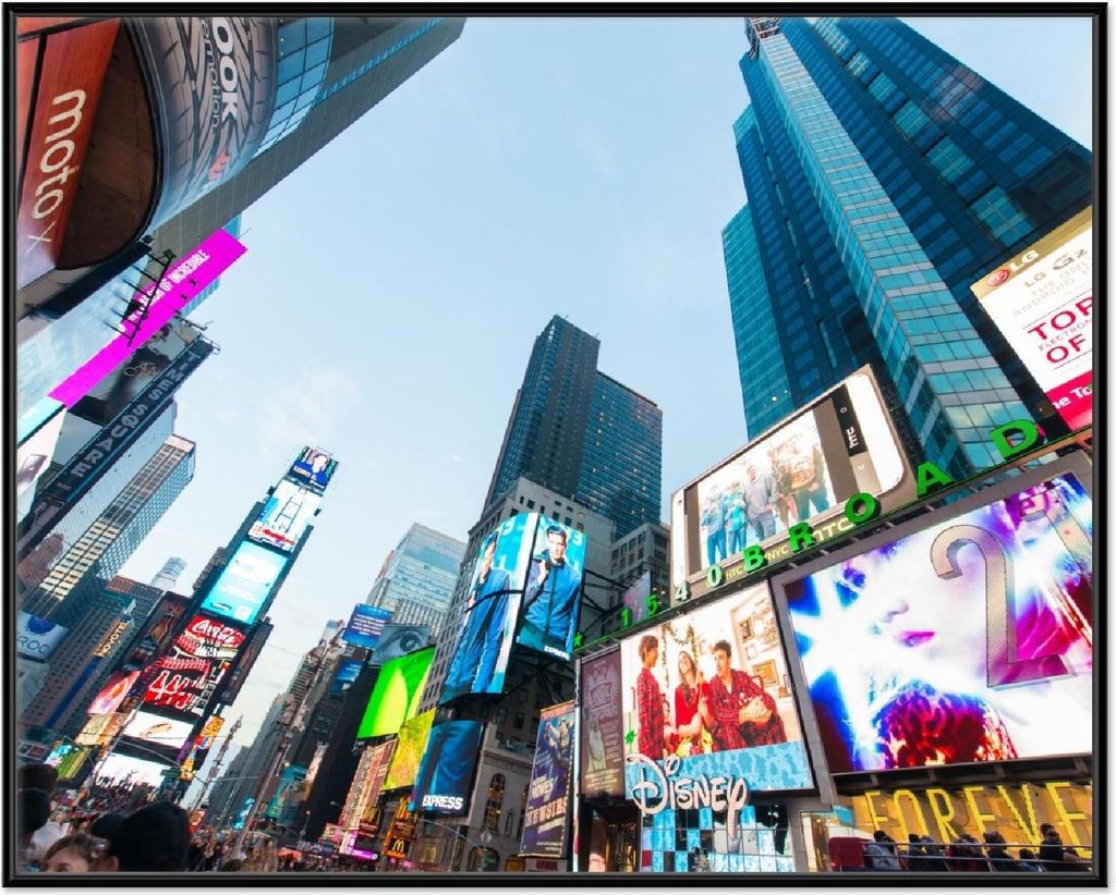 Wallario Wandbild Times Square in New York, Größe: 40,30 x 50,30 cm, Poster mit schwarzem Aluminiumrahmen