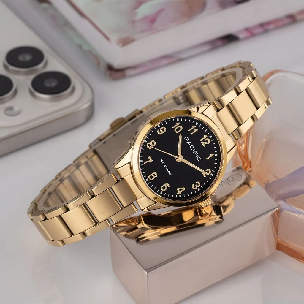 Uhr Pacific Damen Gold PC00779 : Solution Élégante et Précise