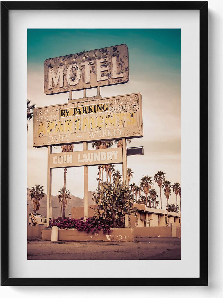 US-Motelschild am Straßenrand– Wandbild mit Rahmen – Gerahmtes Bild – Wanddekoration – 50x70 cm – Schwarz Rahmen