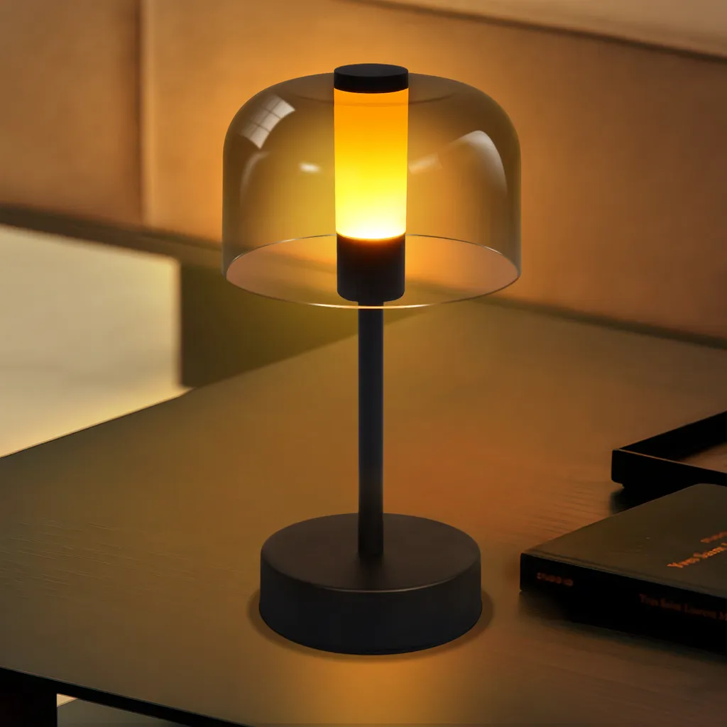 Lampe LED sans fil finie les câbles emmêlés sur votre table de nuit