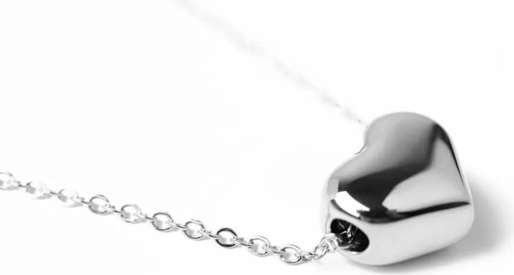 Collier Cœur Argent Deep Love : Mailles Fines et Éclat Argenté Pur