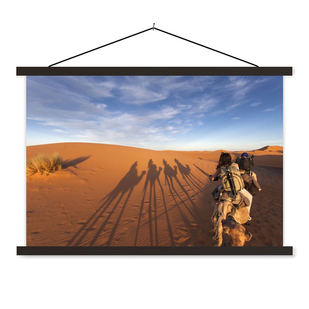 MuchoWow Textilposter Gruppe mit Touristen und Kamelen in Ägypten 120x80 cm mit schwarzem Rahmen - Wanddeko