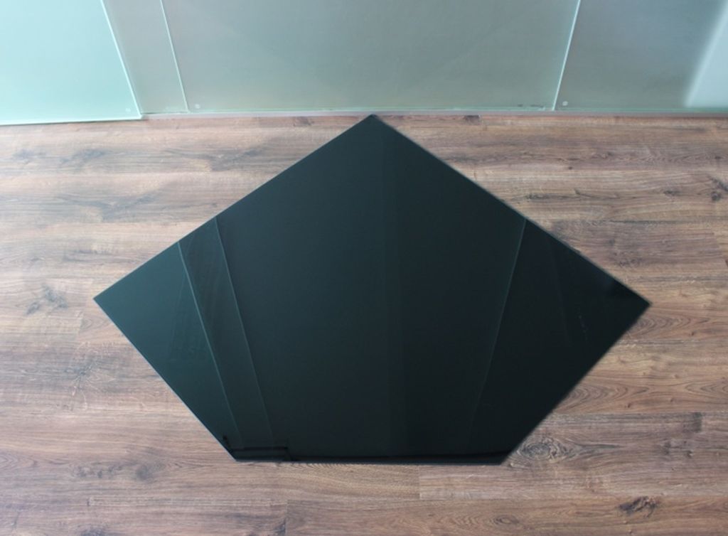 Fünfeck 110x110cm schwarz - Funkenschutzplatte Produktbild 