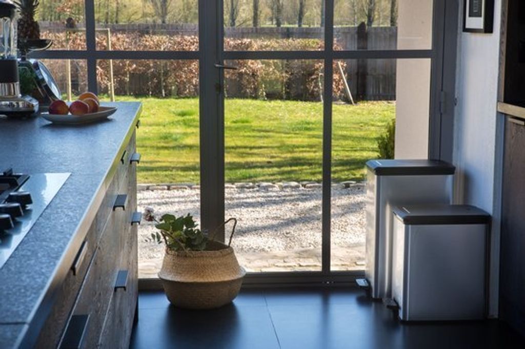 Curver Tretmülleimer Deco Schmal 25L Silbern Produktbild 21