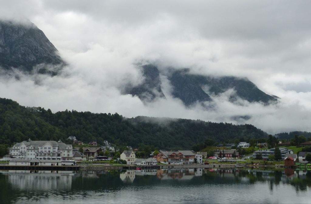 hansepuzzle 73077 - Eidfjord Puzzle, 500 Teile, Orte, 46,0 x 30,0cm mit hochwertiger Aufbewahrung, Kartonbox und wiederverschließbarem Beutel