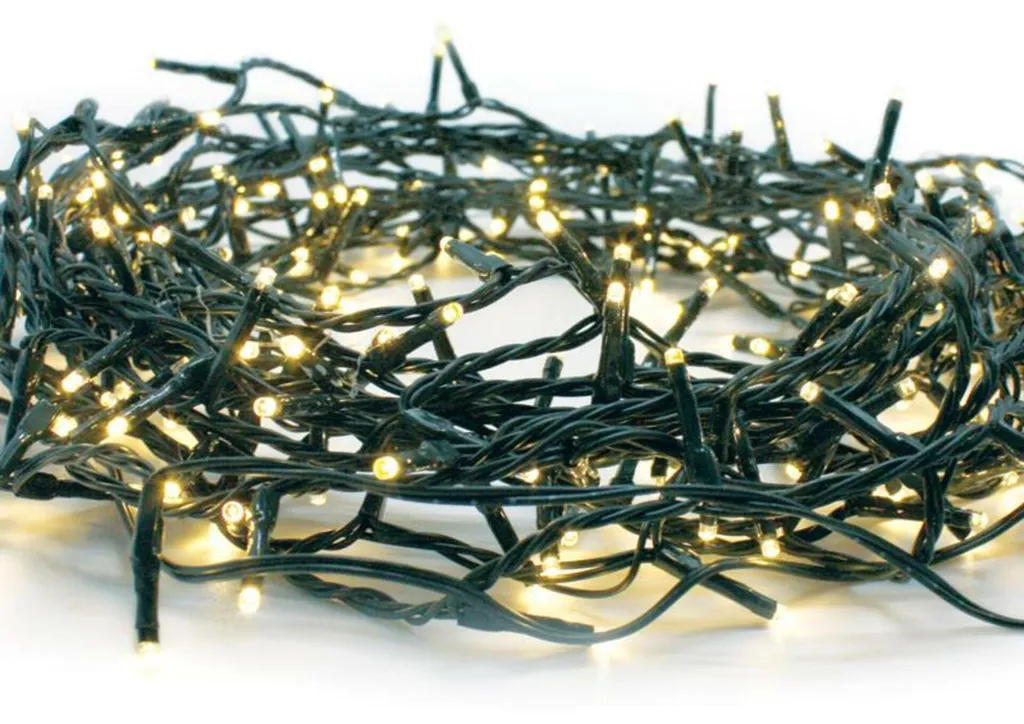 Fini les zones sombres : Guirlande 1000 LED dense 50m blanc chaud IP44 ACA