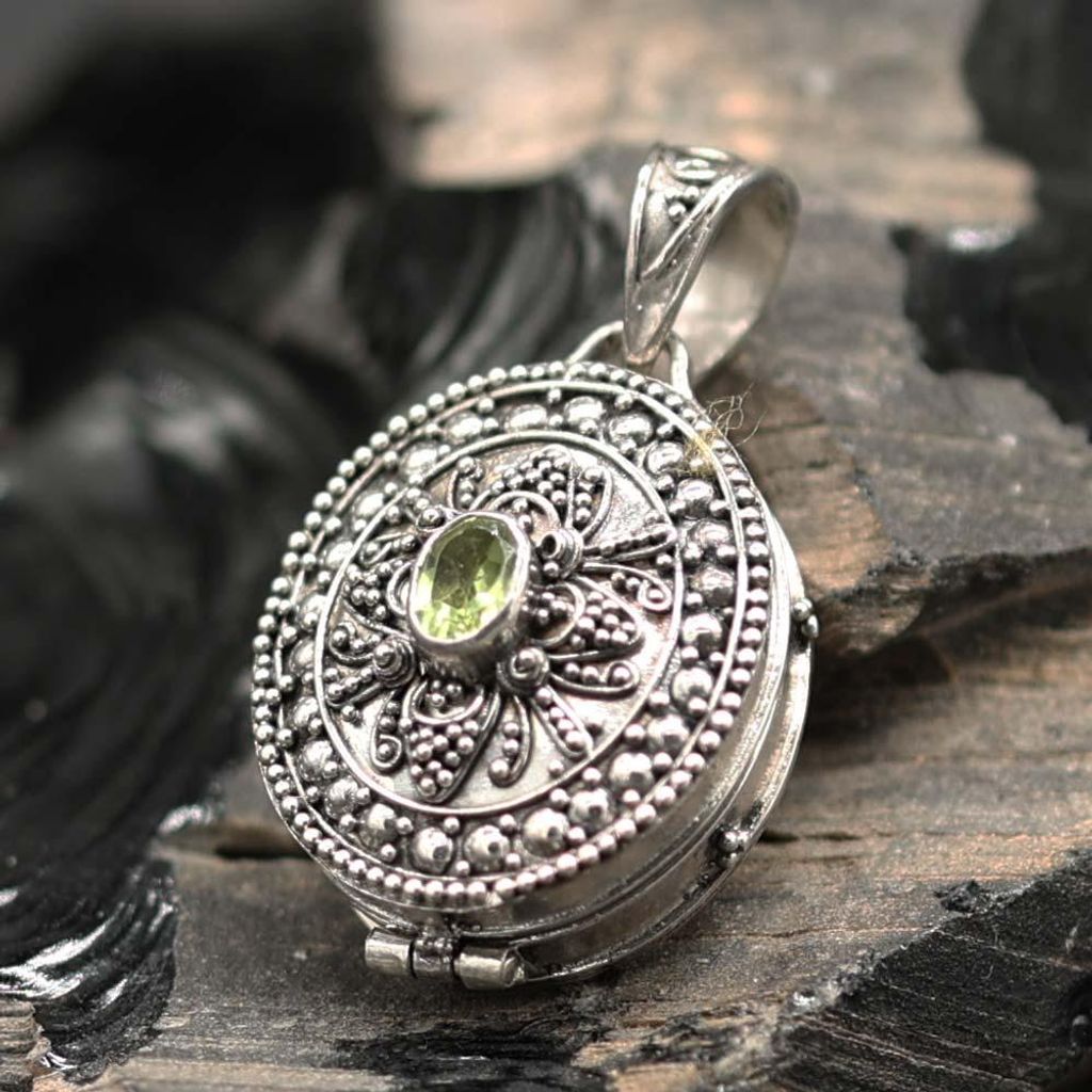 Drachensilber Peridot Medaillon aus 925 Silber Schmuck Kunst Handwerk