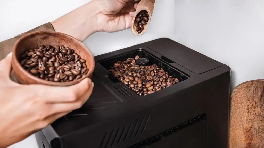 Cafetière à grain automatique Cecotec Cremmaet Compact design moderne