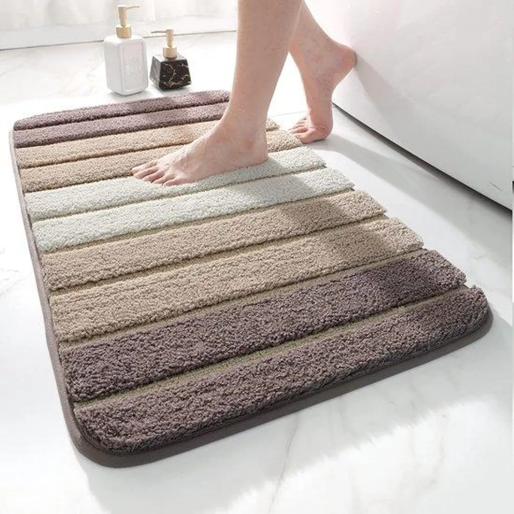 Tapis de bain anti-glisse : fini les sols mouillés avec l'absorption rapide