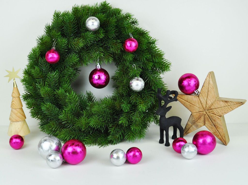 JACK by Inge 50x Kunststoff Kugeln Eislack Christbaumkugeln Ø 4+6cm inkl. Haken Pink Silber