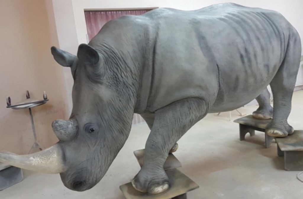 XXL Nashorn Kopf unten 400cm breit Dekorationsfigur - GFK - lebensgroß - für draußen
