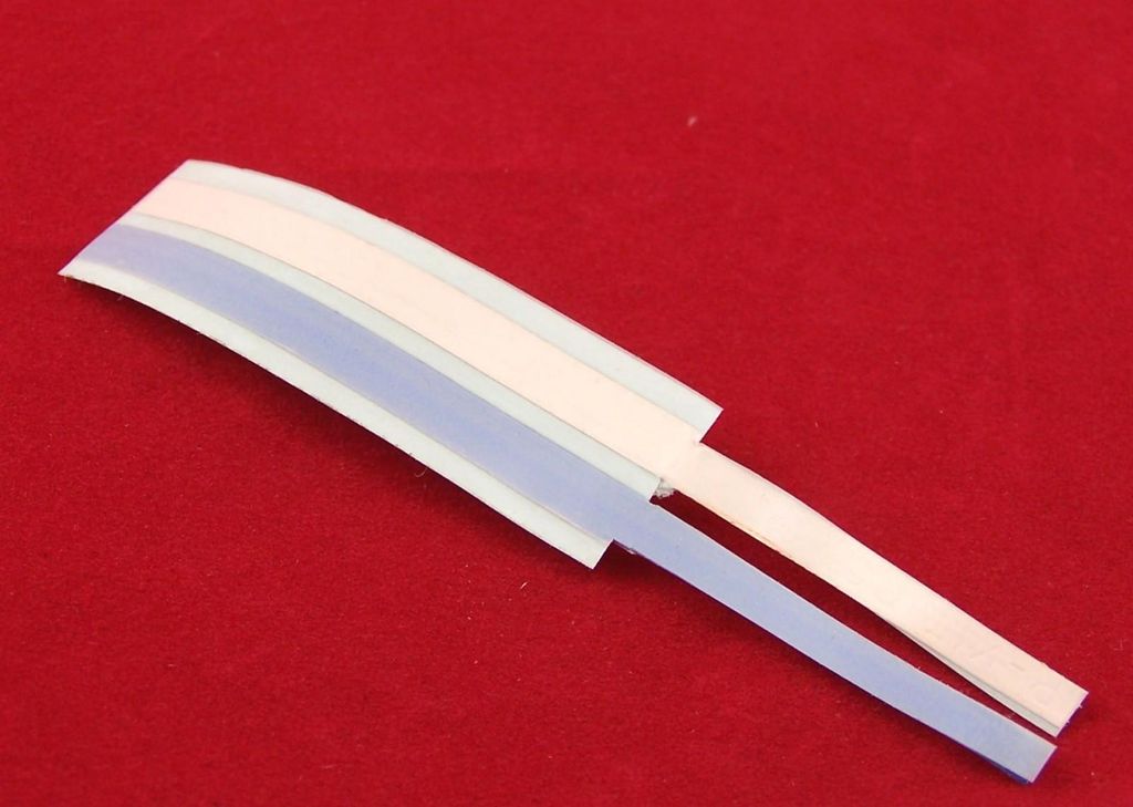 Verbindung durch die Wand für Kupferband 2-adrig bis 12V. Für Puppenstube.