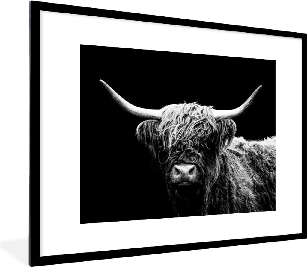 MuchoWow Gerahmtes Poster Schottischer Highlander - Kuh - Schwarz - Weiß - Tiere 80x60 cm - Poster mit Schwarzem Bilderrahmen Wandposter Rahmen ...
