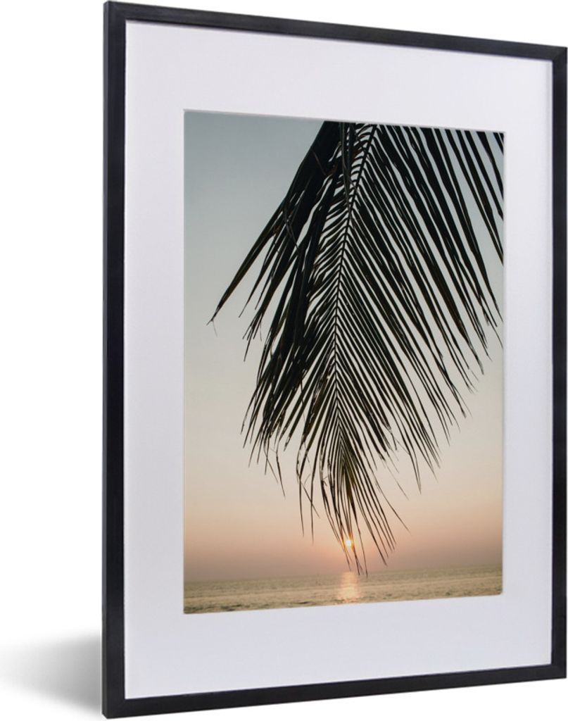 MuchoWow Gerahmtes Poster Palmenblatt - Meer - Sonne 30x40 cm - Poster mit Schwarzem Bilderrahmen Wandposter Rahmen Foto Bilder - Wandposter Schl...