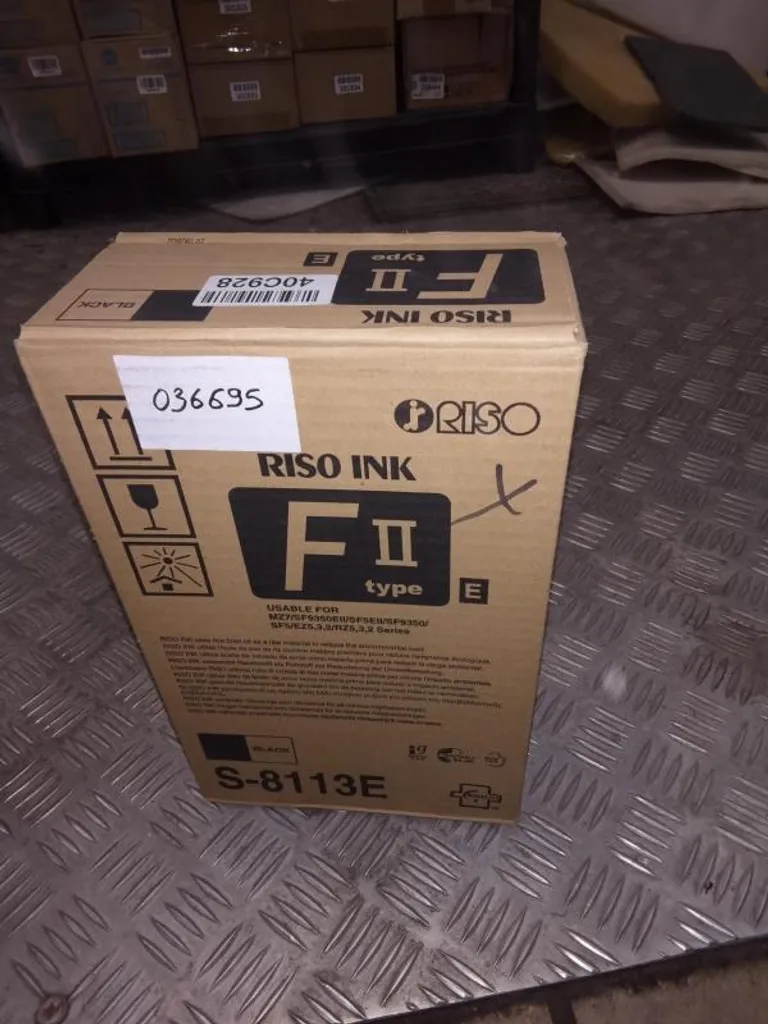 Riso S-8113E Encre Noire 1000 ml pour Duplicateurs de Série SF et SE