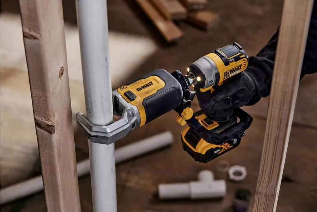 Coupe-tube DEWALT PE 50mm à coupe nette et précise sans ébavurage - 2