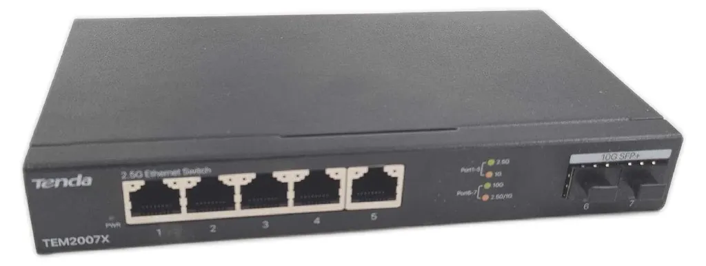 Switch Ethernet 2.5 Gbps et SFP+ 10 Gbps avec 3 modes de configuration - 10