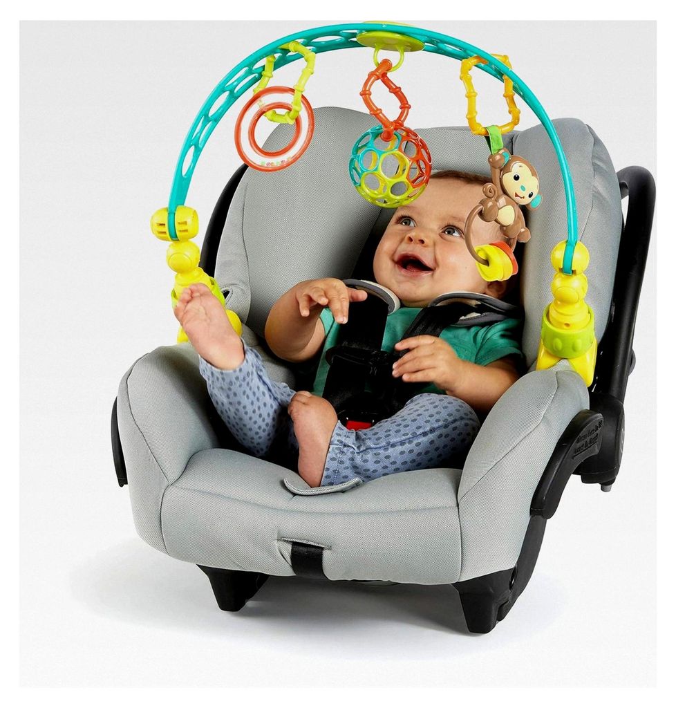 Oball Spielbogen für den Kinderwagen aus flexiblem, festem Oball-Material zum einfachen Greifen