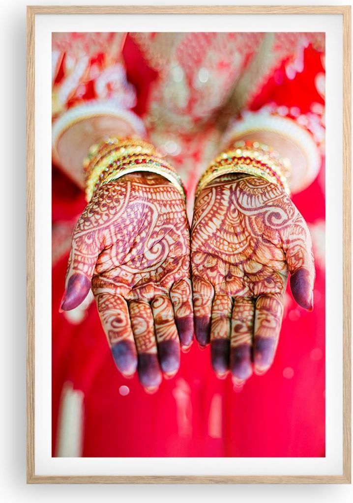 Gerahmtes Poster - Rahmen in heller Eiche - Hände orientalisch Muster - 61x91,5 cm - Wand Bild - Wanddeko - Wandbilder - Kunstposter - Wandposter ...