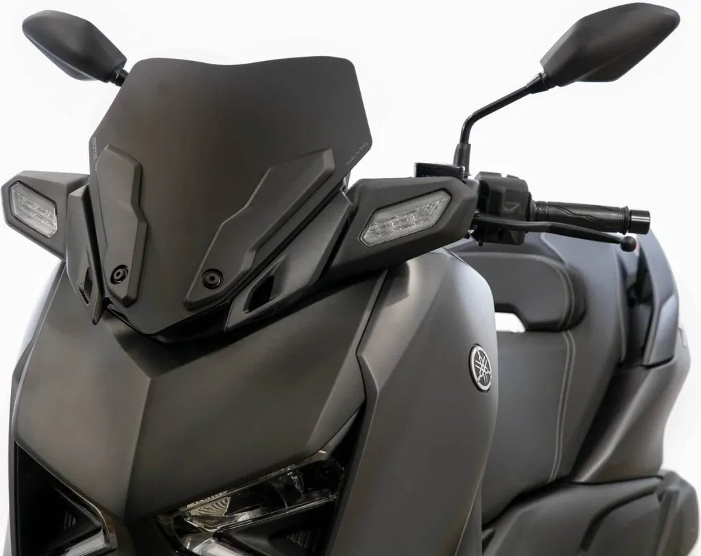 Pare-brise moto Isotta 380x350mm noir mat robuste épaisseur 3mm ABE