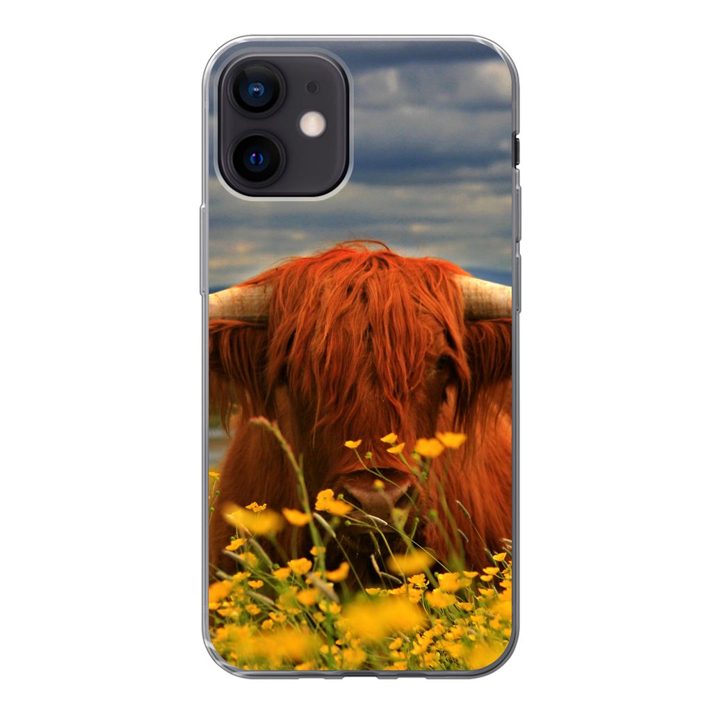 MuchoWow Handyhülle Schutzhülle Hülle für iPhone 12 Schottischer Highlander - Tiere - Blumen Silikon Softcase Handy Hülle - Schutzhülle