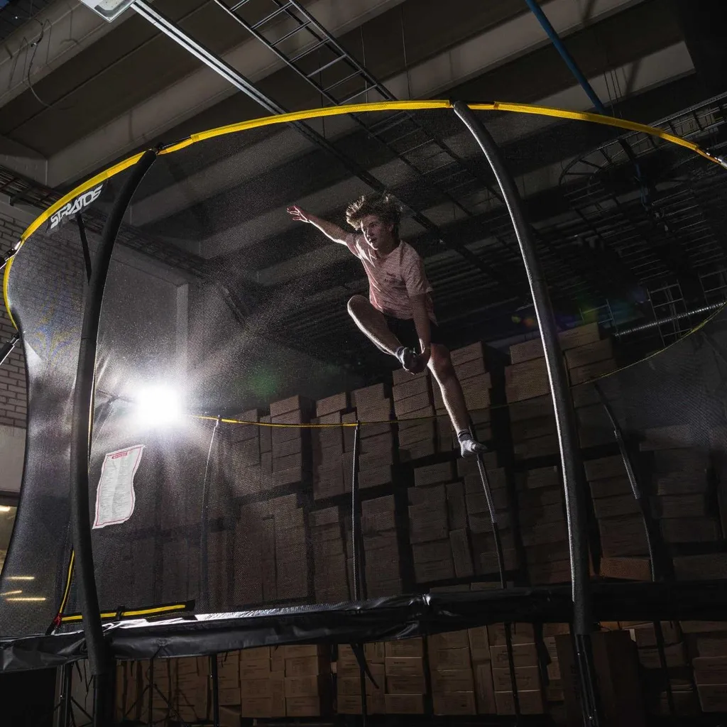Trampoline Stratos 305 cm Robuste - Ressorts Haute Qualité et Sécurité