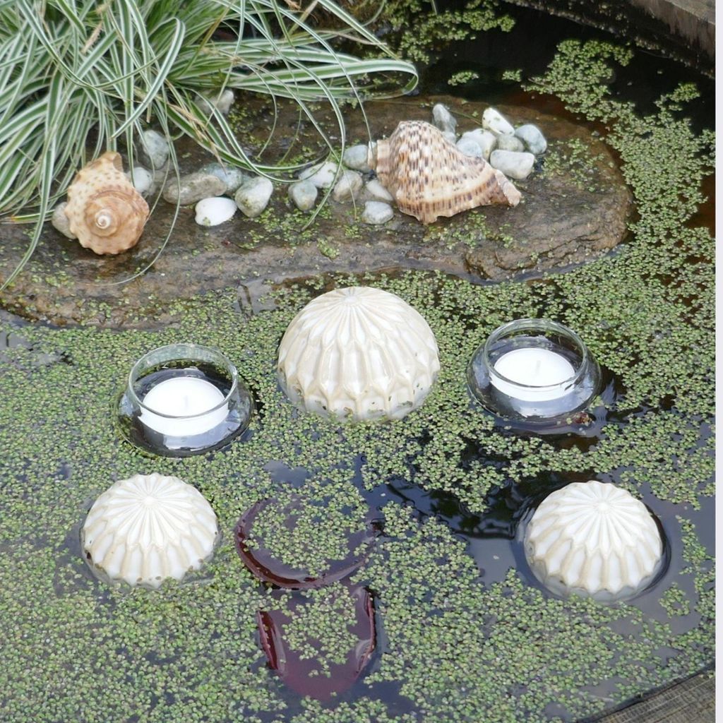 5er Set Teichdeko: 3x Schwimmkugeln Creme aus Keramik & 2x Schwimmteelichter aus Glas – Romantische Miniteich-Dekoration für Garten, Balkon & Tisch