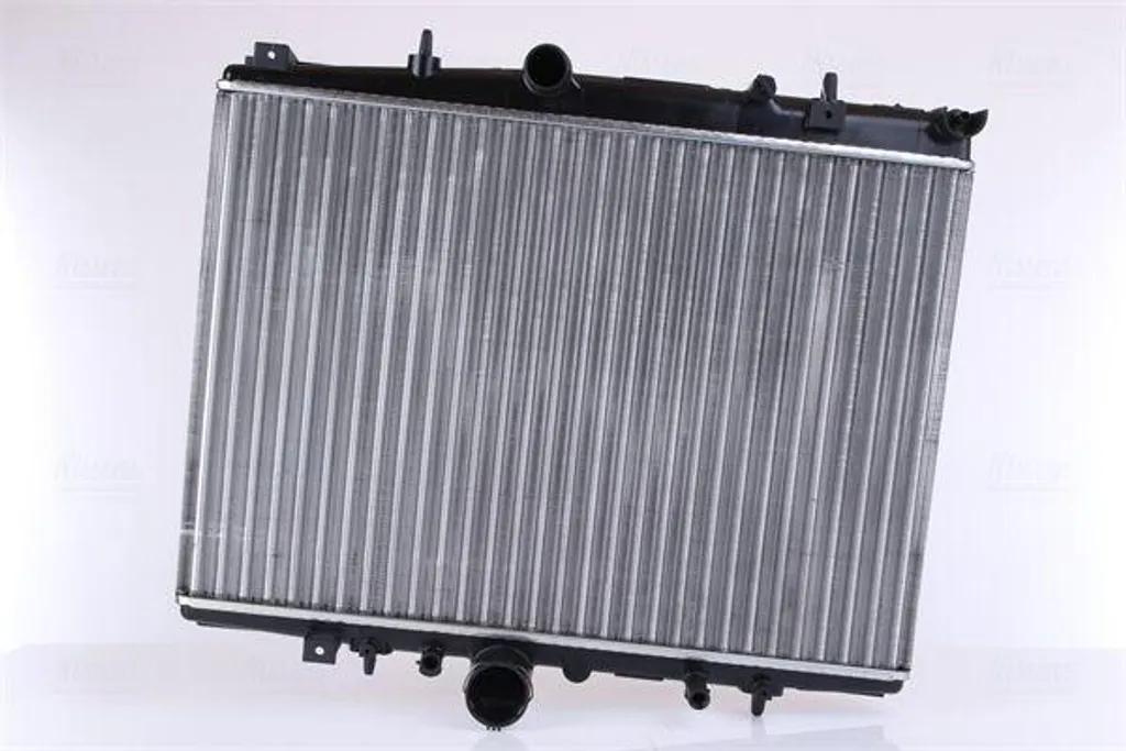 Radiateur NISSENS 63703 OE 133054 haute résistance en alu et cuivre