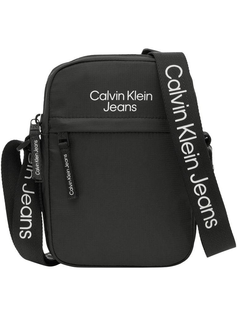 Damen Taschen Schultertaschen Calvin Klein Synthetik nylon-schultertasche in Schwarz 