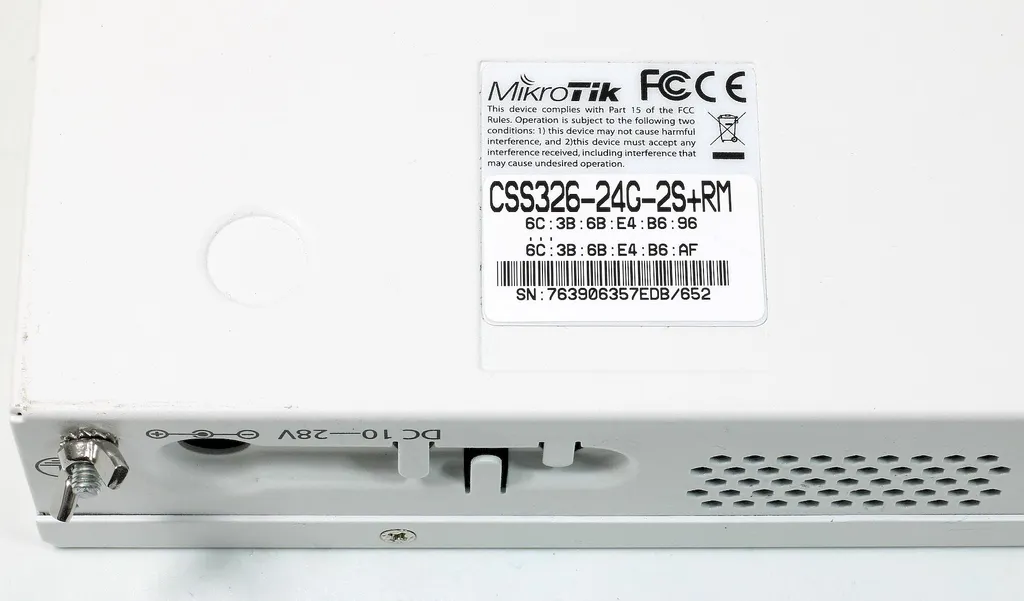 Switch Rackable 24 Ports avec 2 SFP+ 10G MikroTik CSS326-24G-2S+RM