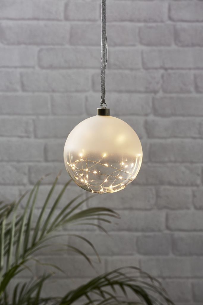 Glaskugel GLOW - gefrostetes Glas - 30 warmweiße LED am Draht - D: 15cm - inkl. Trafo - 3m Kabel