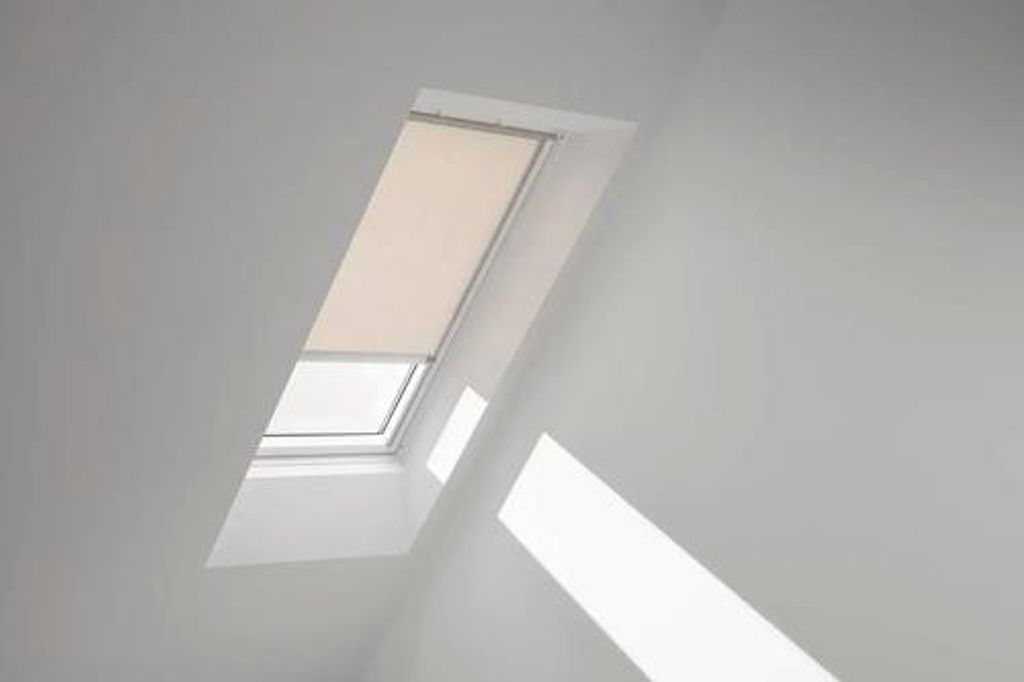 VELUX Rollo uni sandbeige mit Alu- Rahmen elektronisch RML C04 4155K